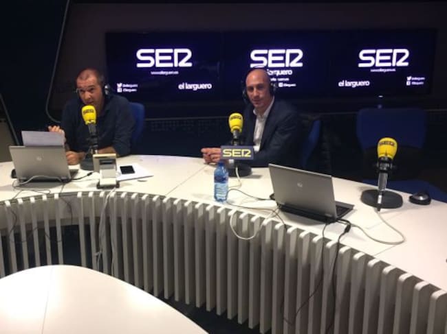 Luis Rubiales, en los estudios de la Cadena SER
