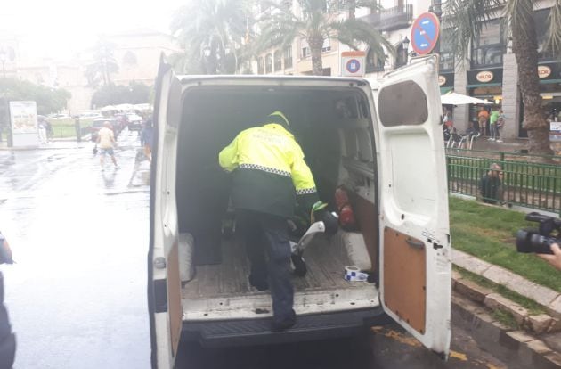 La Policía Local retira patinetes eléctricos de las calles de Valencia