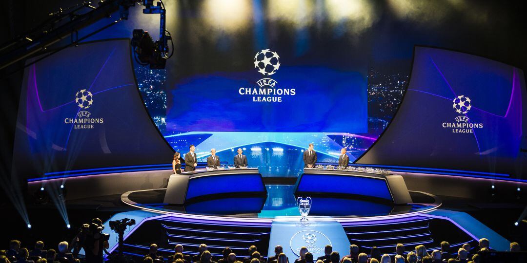 Imagen del sorteo de Champions League de la fase de grupos