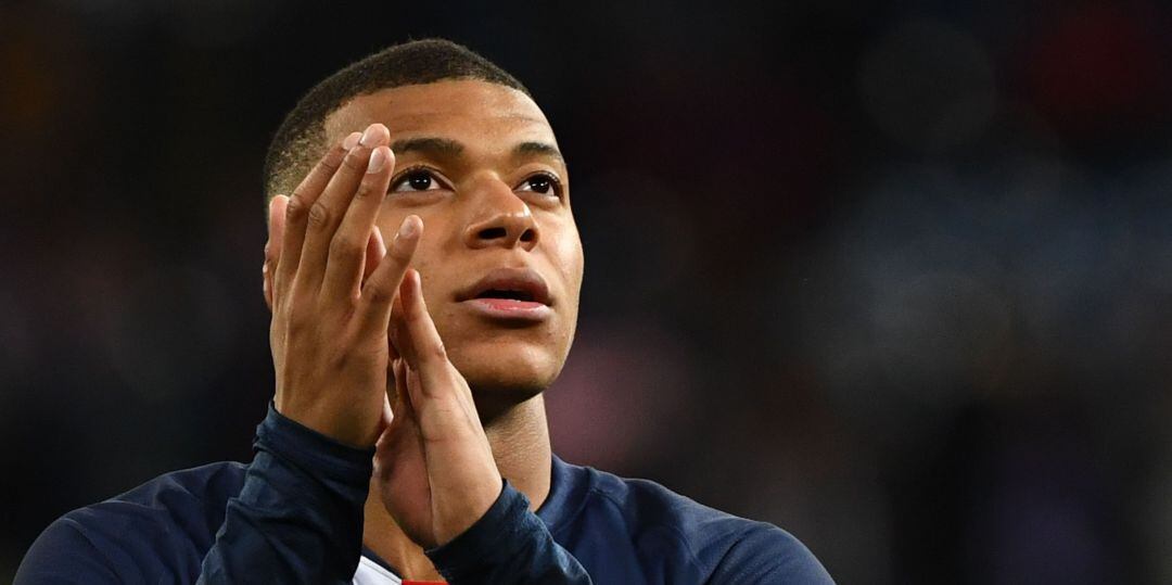 Mbappé aplaude a la grada del Bernabéu al terminar el partido