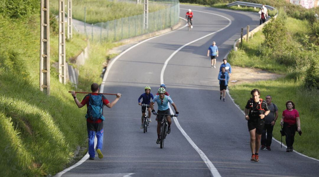 Imagen de gente haciendo deporte