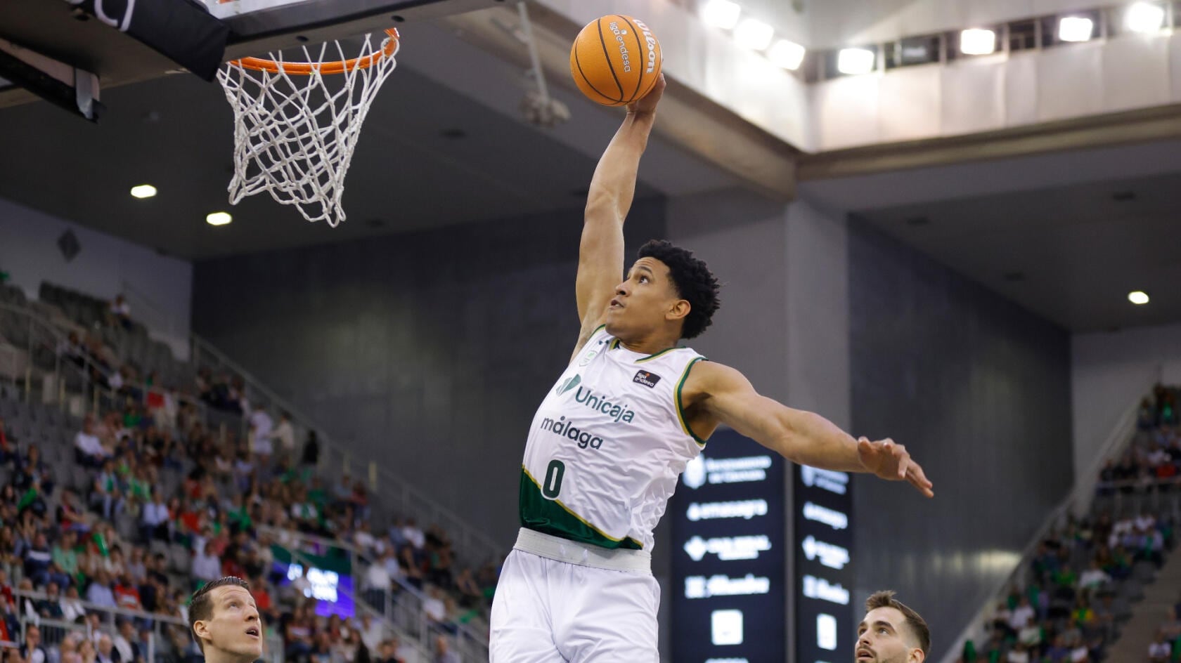 El ala-pívot del Unicaja Tyson Pérez, reapareció ante el Covirán Granada y fue el mejor de su equipo