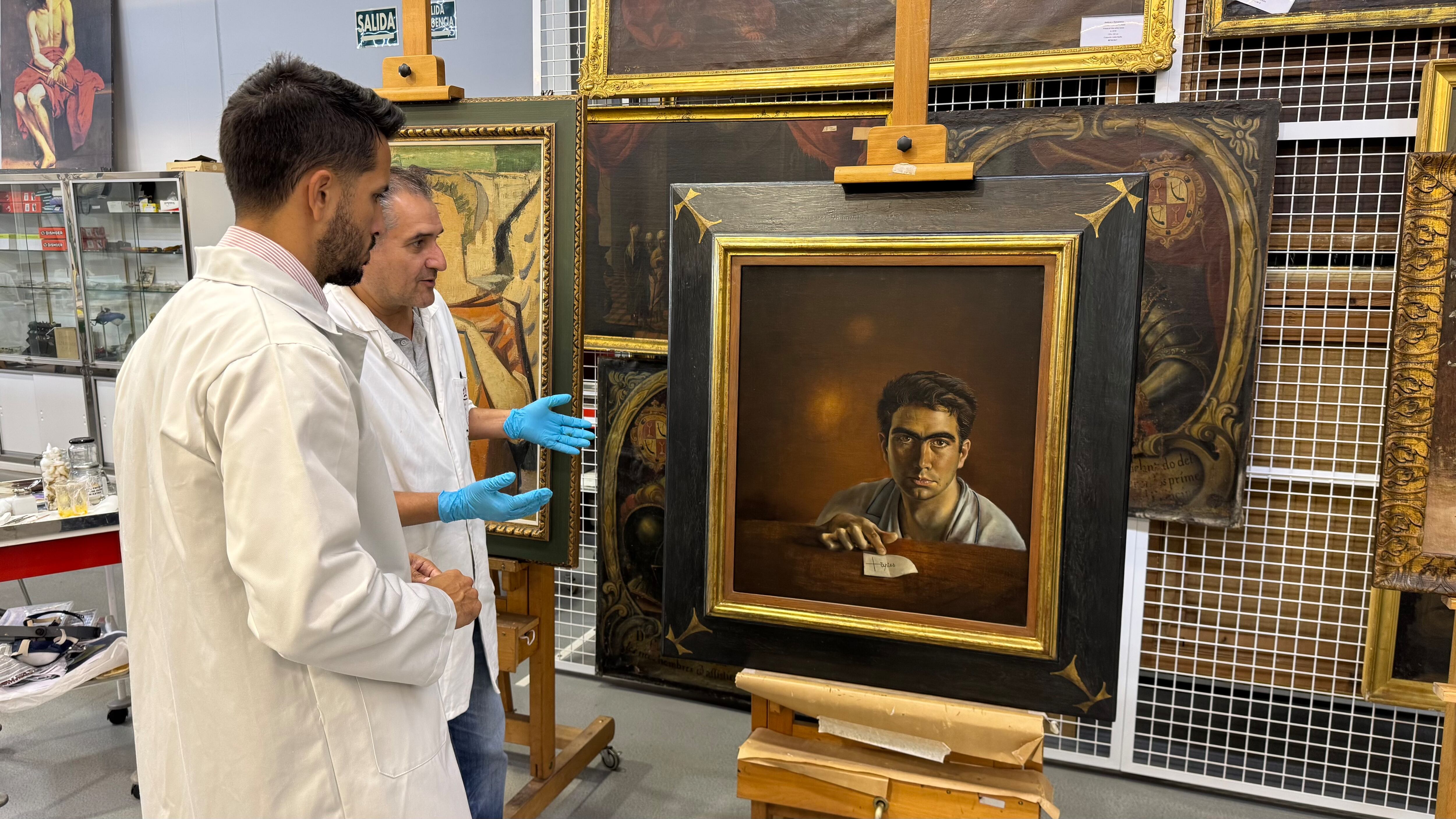 El autorretrato de Tàpies, en el Centro de Restauración de la Comunidad Autónoma de Murcia