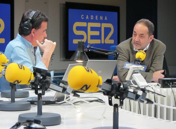 El máximo accionista del Zaragoza ha conversado con José Ramón de la Morena sobre su decisión de vender su paquete de acciones en el club.