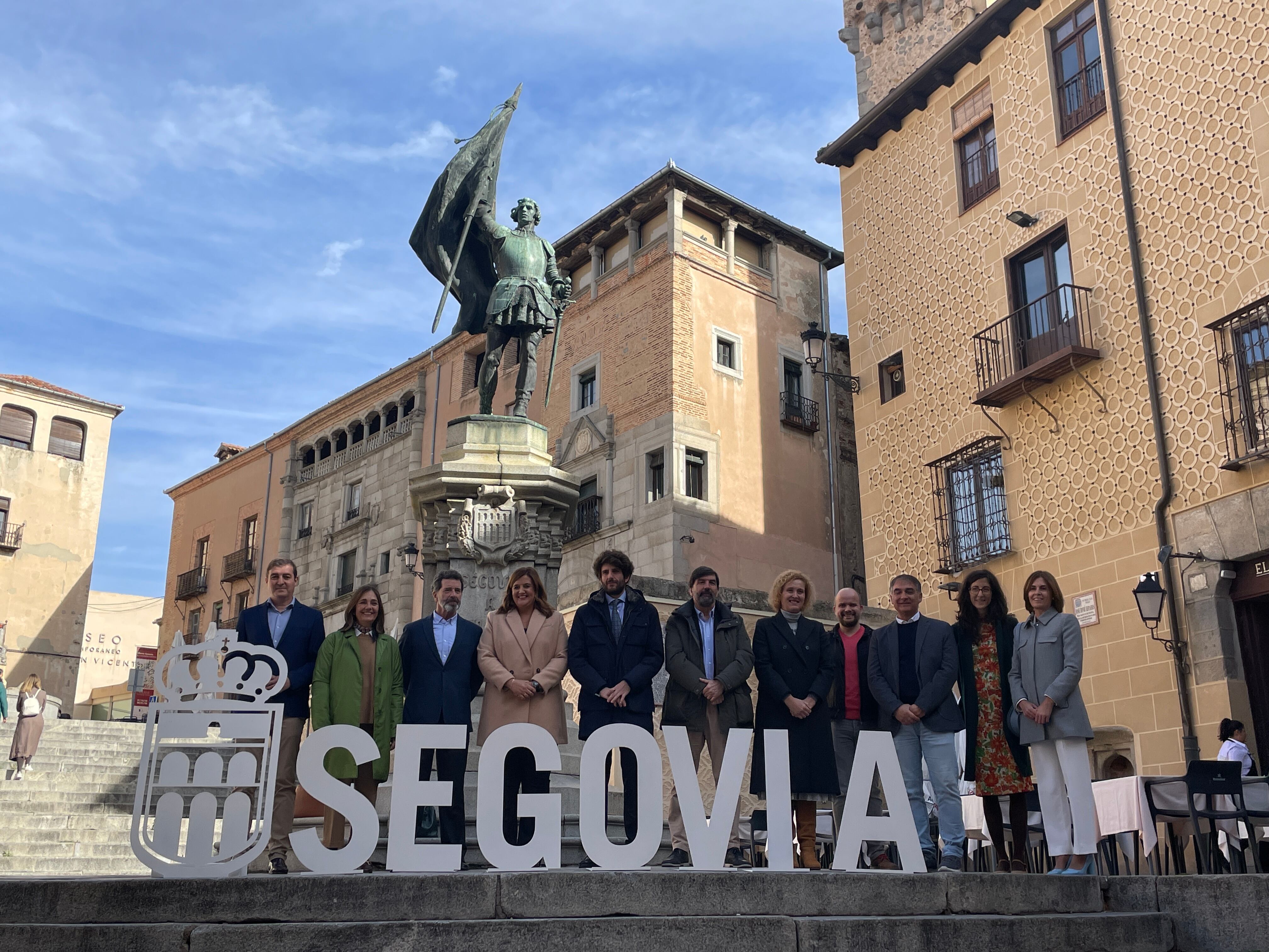 Foto de &quot;familia&quot; de los apoyos reunidos para postular Segovia como sede de la Agencia de Inteligencia Artificial