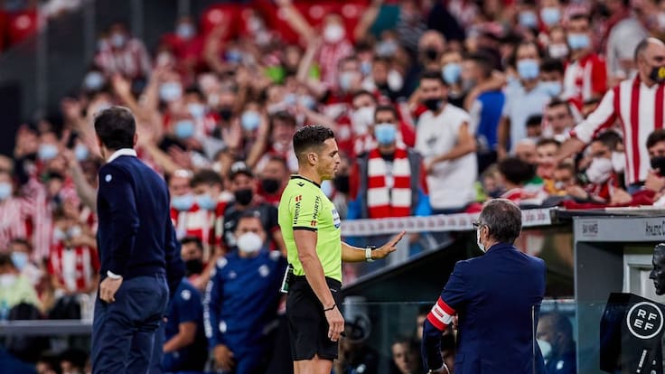 Iturralde González: "¿Tú crees que alguien va a condicionar a árbitros que ganan 300.000 euros al año?