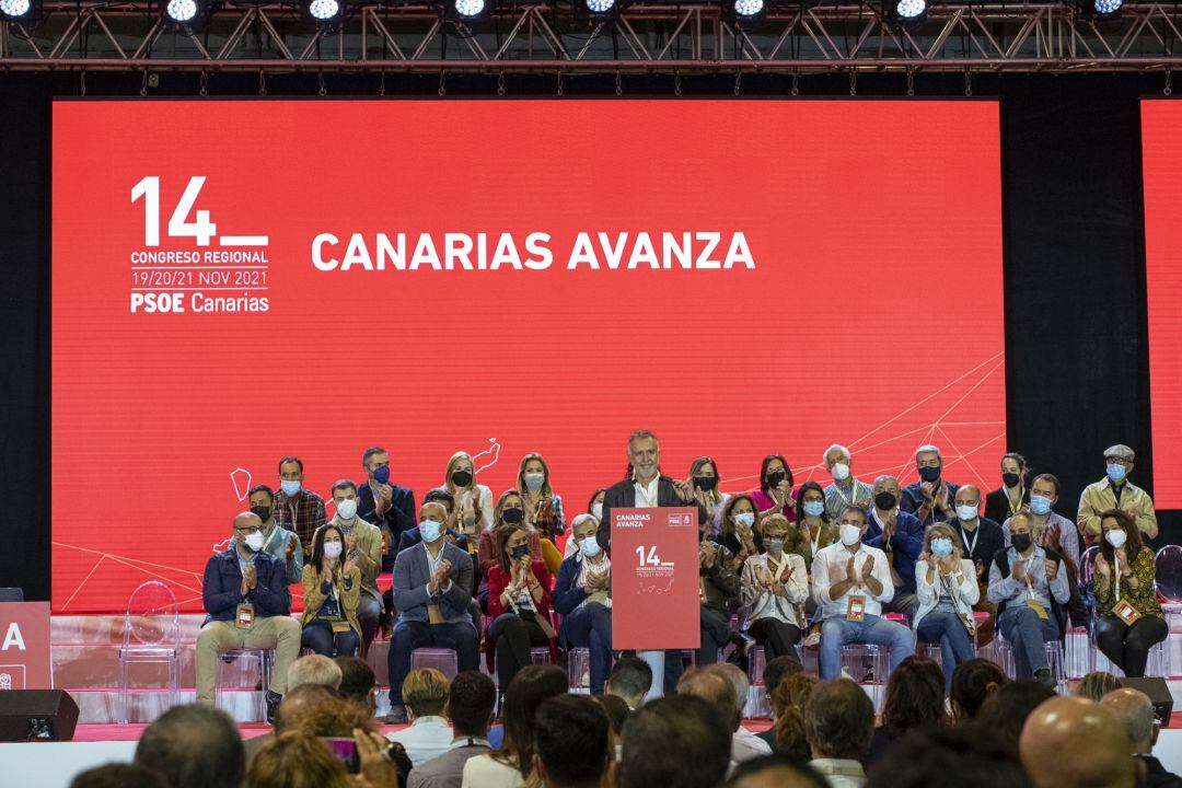 El secretario general del PSOE de Canarias y presidente del Gobierno regional, Ángel Víctor Torres, en la inauguración del 14º Congreso Regional del PSOE de Canarias, a 20 de noviembre de 2021, en Las Palmas de Gran Canaria,