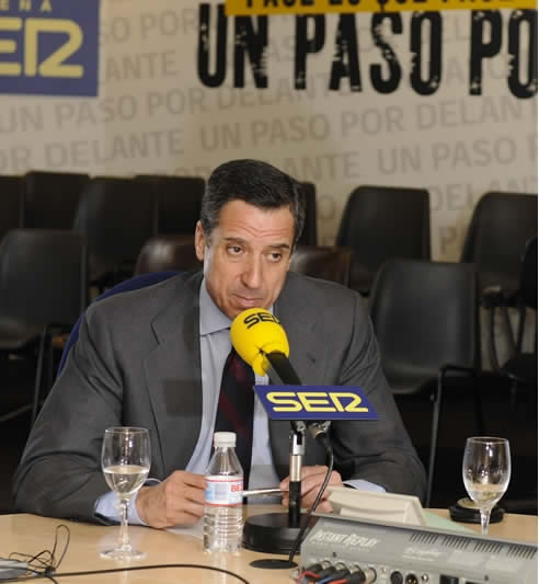 Zaplana hace unos meses en los estudios de Cadena SER