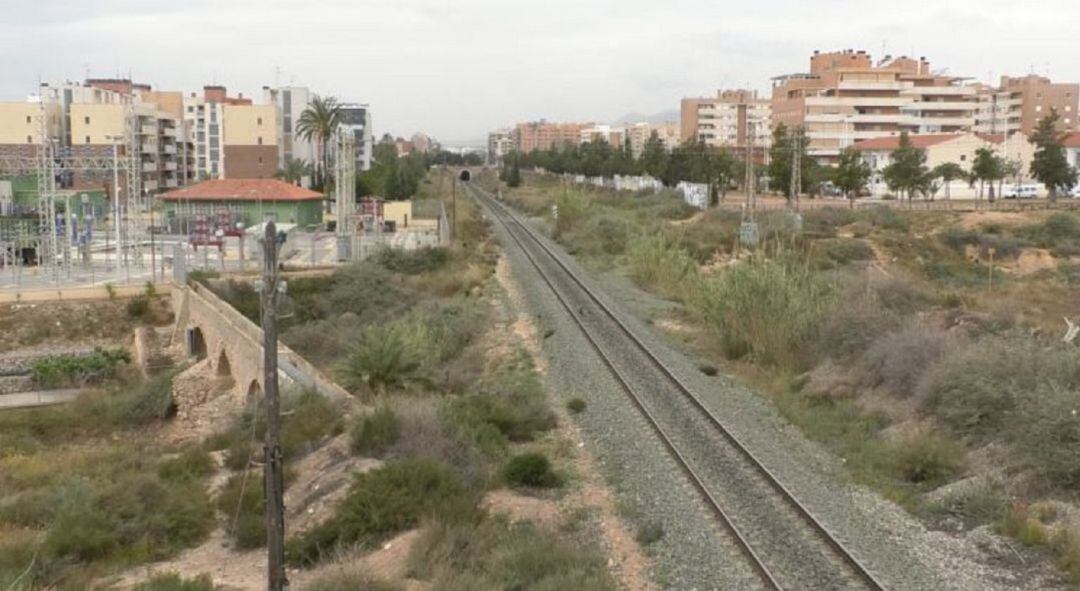 Vías del tren por Altabix