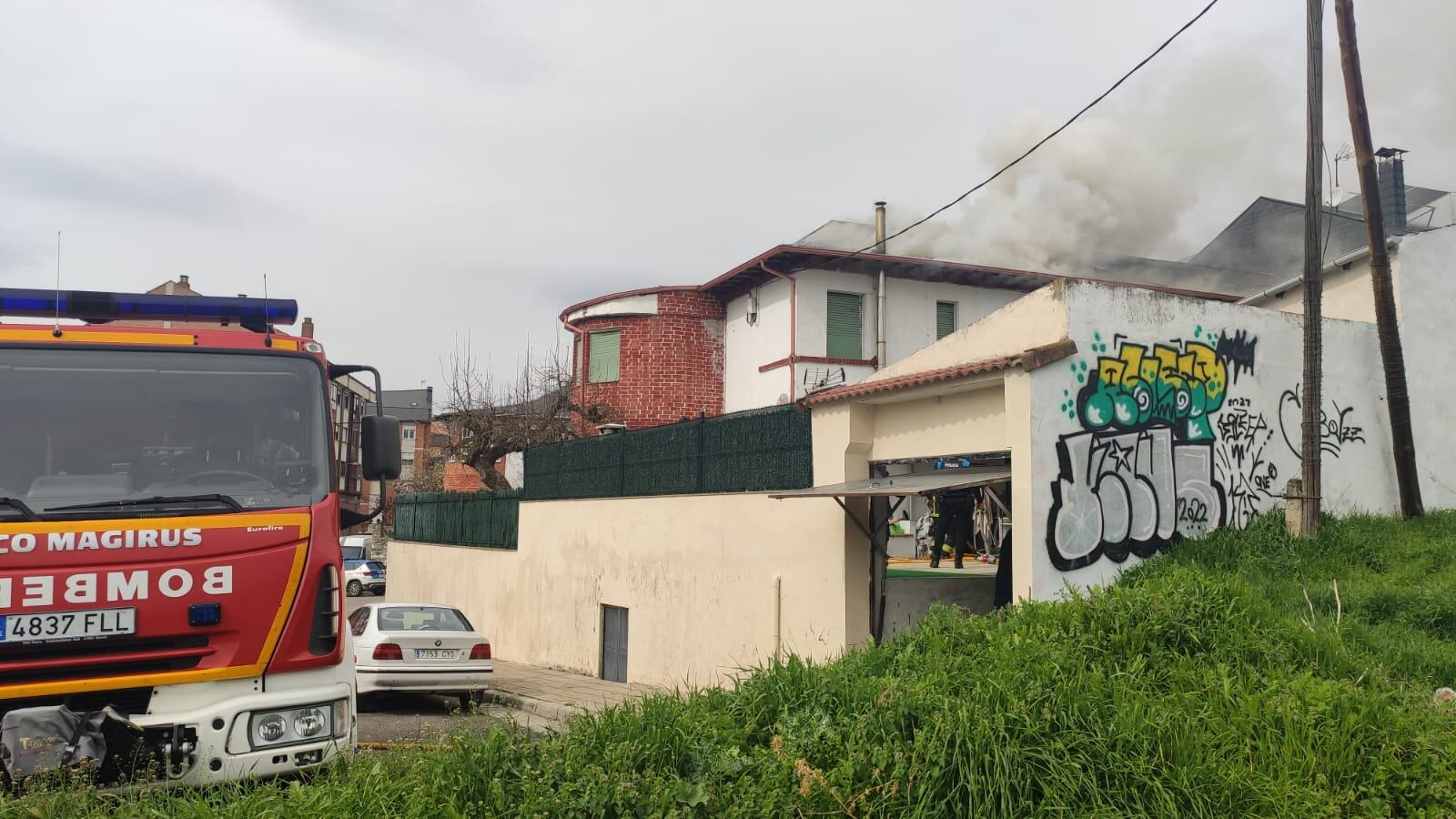 El equipo de bomberos ha tenido que acudir al llamamiento esta mañana