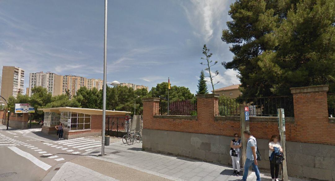 Acceso al Hospital Militar en Vía Ibérica