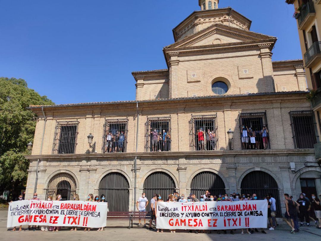 Un grupo de trabajadores de Siemens Gamesa Aoiz realiza un encierro y ayuno &quot;en defensa de los puestos de trabajo&quot;