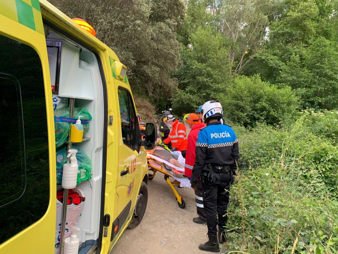 El ciclista fue evacuado por los servicios del 112