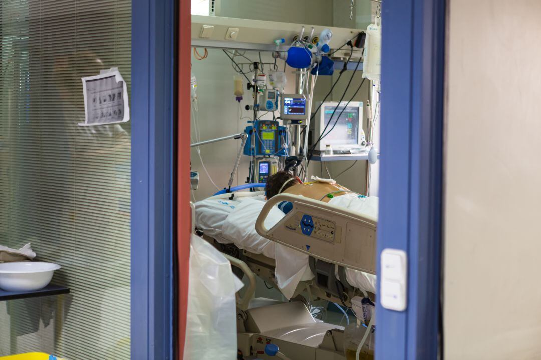 Los ingresos hospitalarios alcanzan los 900