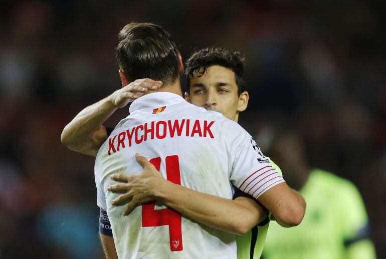 Navas saluda a Krychowiak después del partido