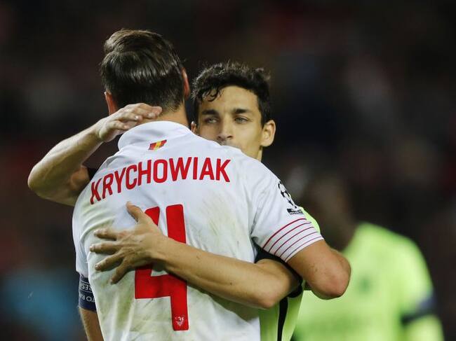 Navas saluda a Krychowiak después del partido