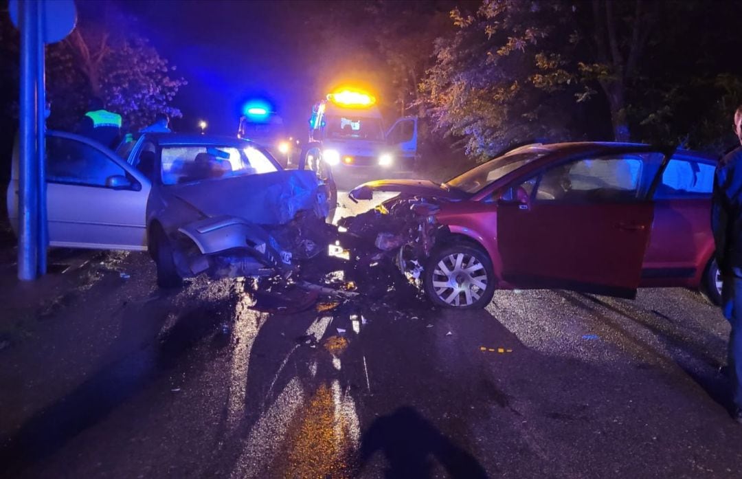 El impacto entre los dos vehículos se produjo a la altura de la bolera de Cazorla