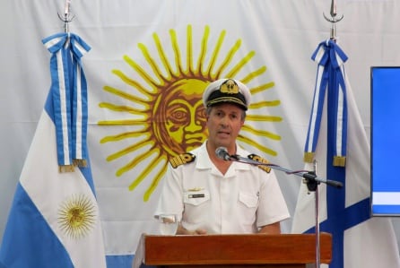 El capitán de navío Enrique Balbi durante una rueda de prensa en Buenos Aires (Argentina)