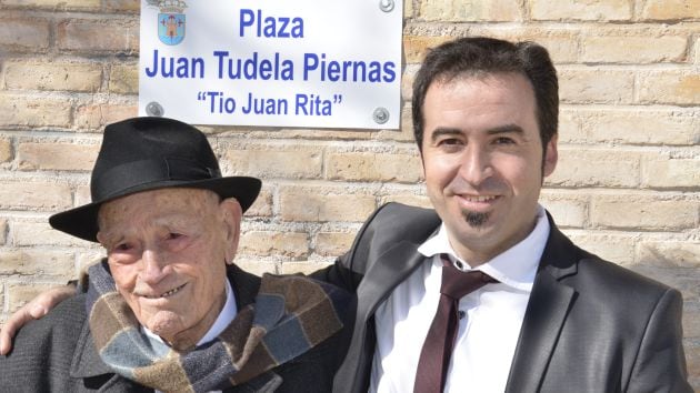 Homenaje a Juan Tudela Piernas, el Tío Juan Rita, acompañado de Javier Andreo