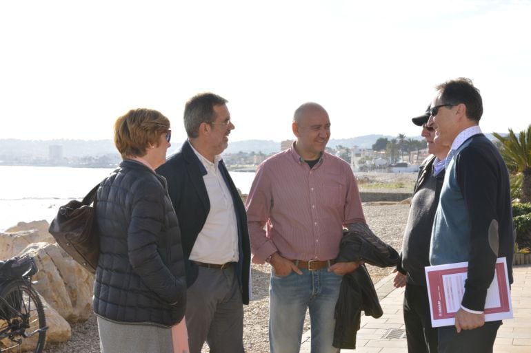 Representantes del Colegio de Ingenieros de la Comunitat Valenciana a Xàbia para conocer más del proyecto de la senda litoral del Primer Montañar. 