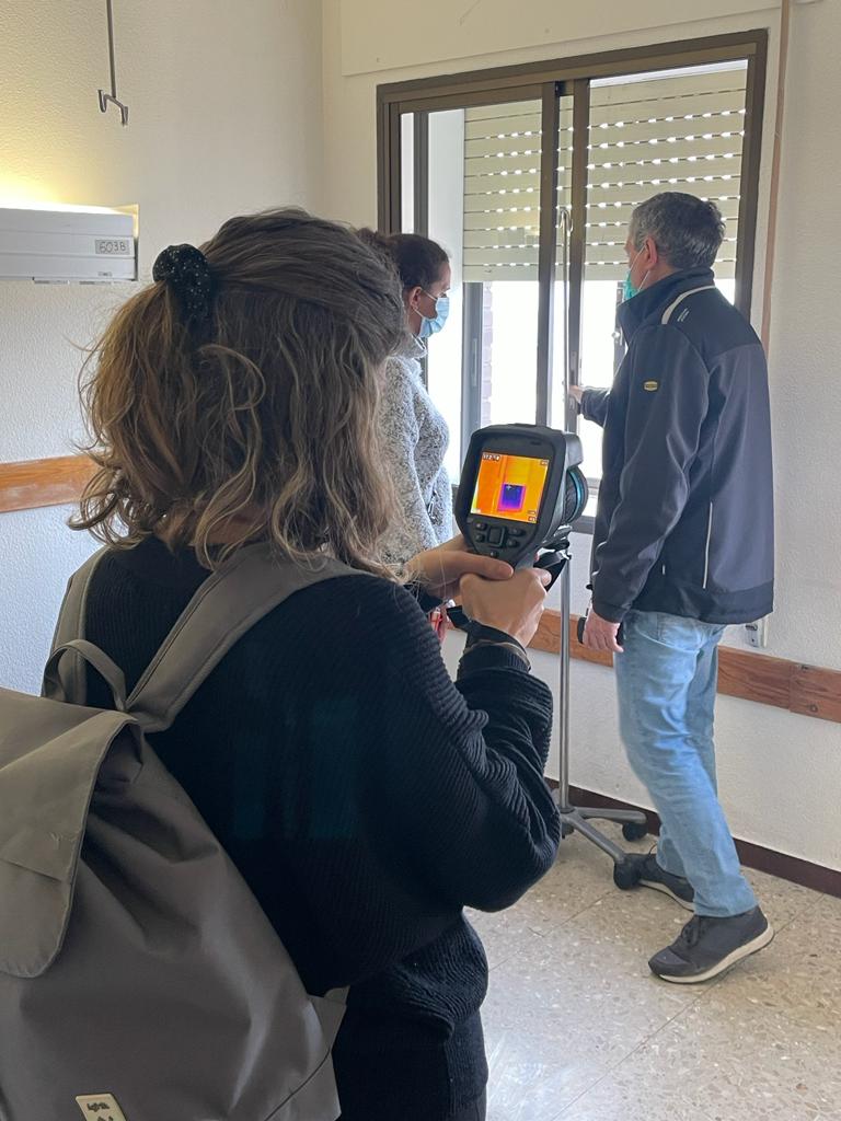 Toma de &quot;temperaturas&quot; en el hospital Lluís Alcanyís