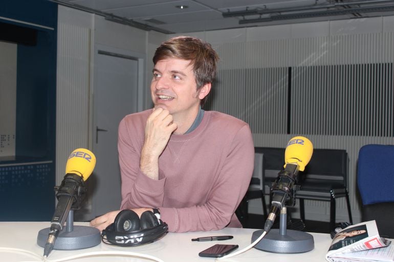 Marc Giró presenta en &#039;Hoy por hoy&#039; su libro &#039;Manual de buenas maneras. Cómo sobrevivir en la sociedad del siglo XXI&#039;.