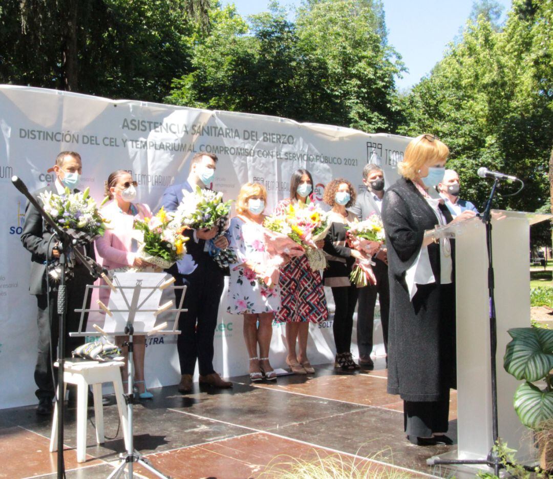 El acto en homenaje a los sanitarios del Bierzo organizado por CEL y Templarium