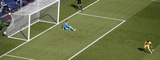 El jugador rumano adelantó a Rumanía frente a Suiza