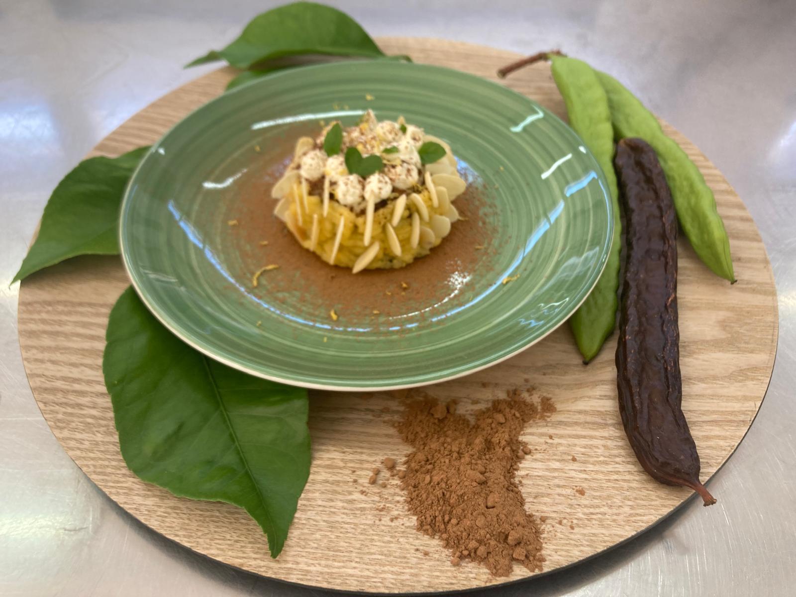 Plato elaborado con algarrobas