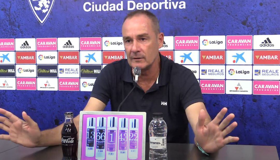 Víctor Fernández durante su rueda de prensa 