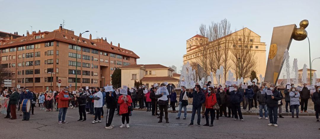 Protesta de los vecinos de Capiscol por la reanudación de las obras del centro de salud