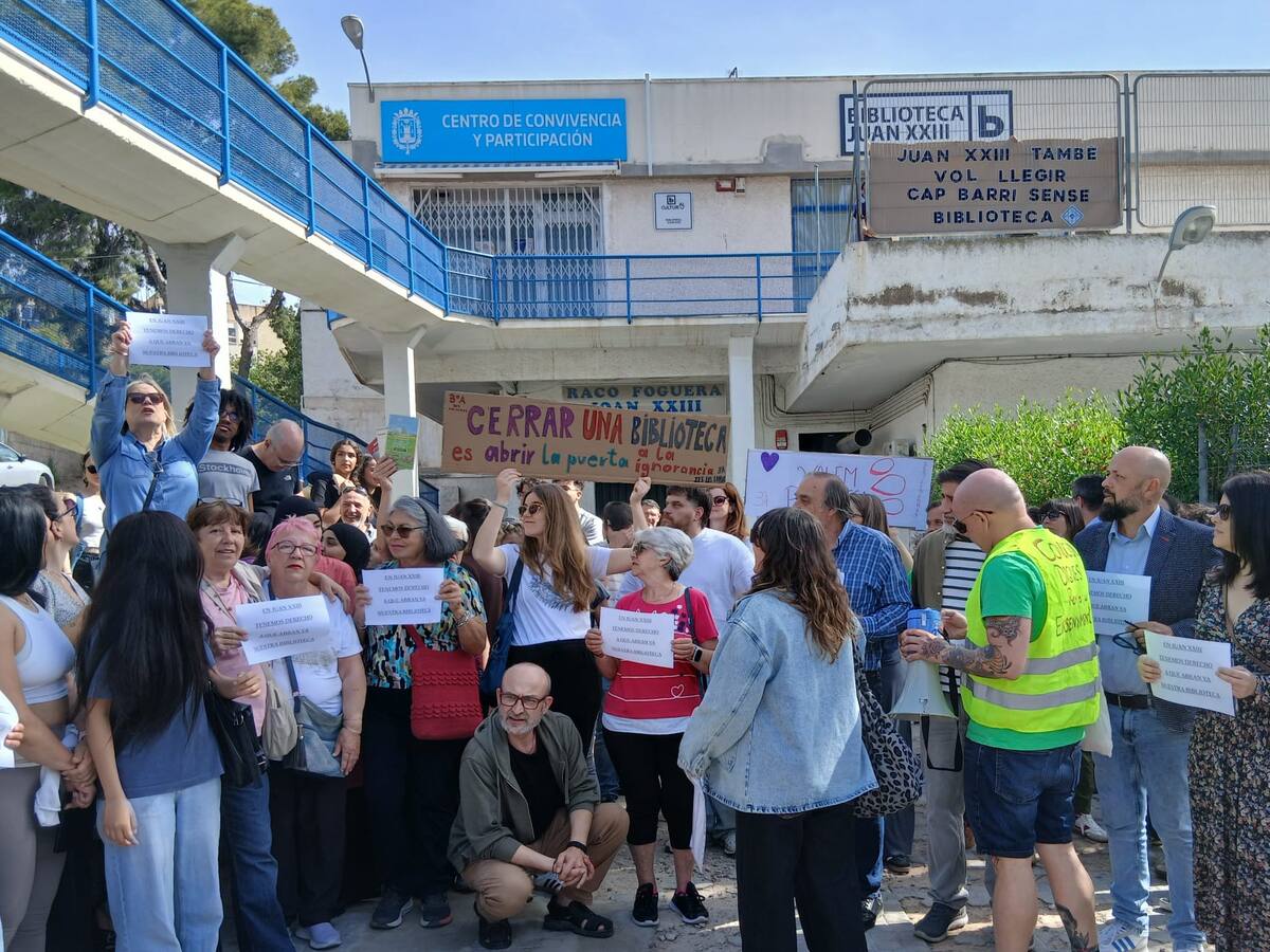 "Juan XXIII también quiere leer": el grito de un barrio contra la precariedad de las bibliotecas de Alicante
