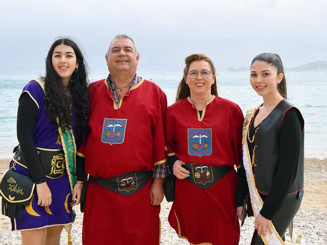 Las Abanderadas Mora y Cristiana 2020-22 y los Capitanes de la Filà Ballesters 2022