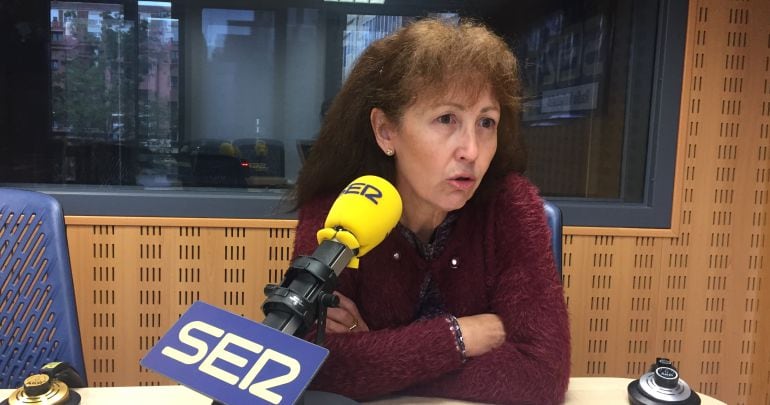 La decana de Colegio de Notarios de Castilla y León, María Teresa de la Fuente, en los estudios de Radio Valladolid