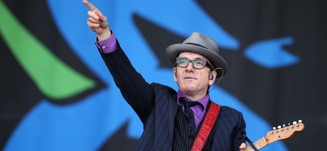 Elvis Costello lleva toda una vida publicando discos y subido a los escenarios