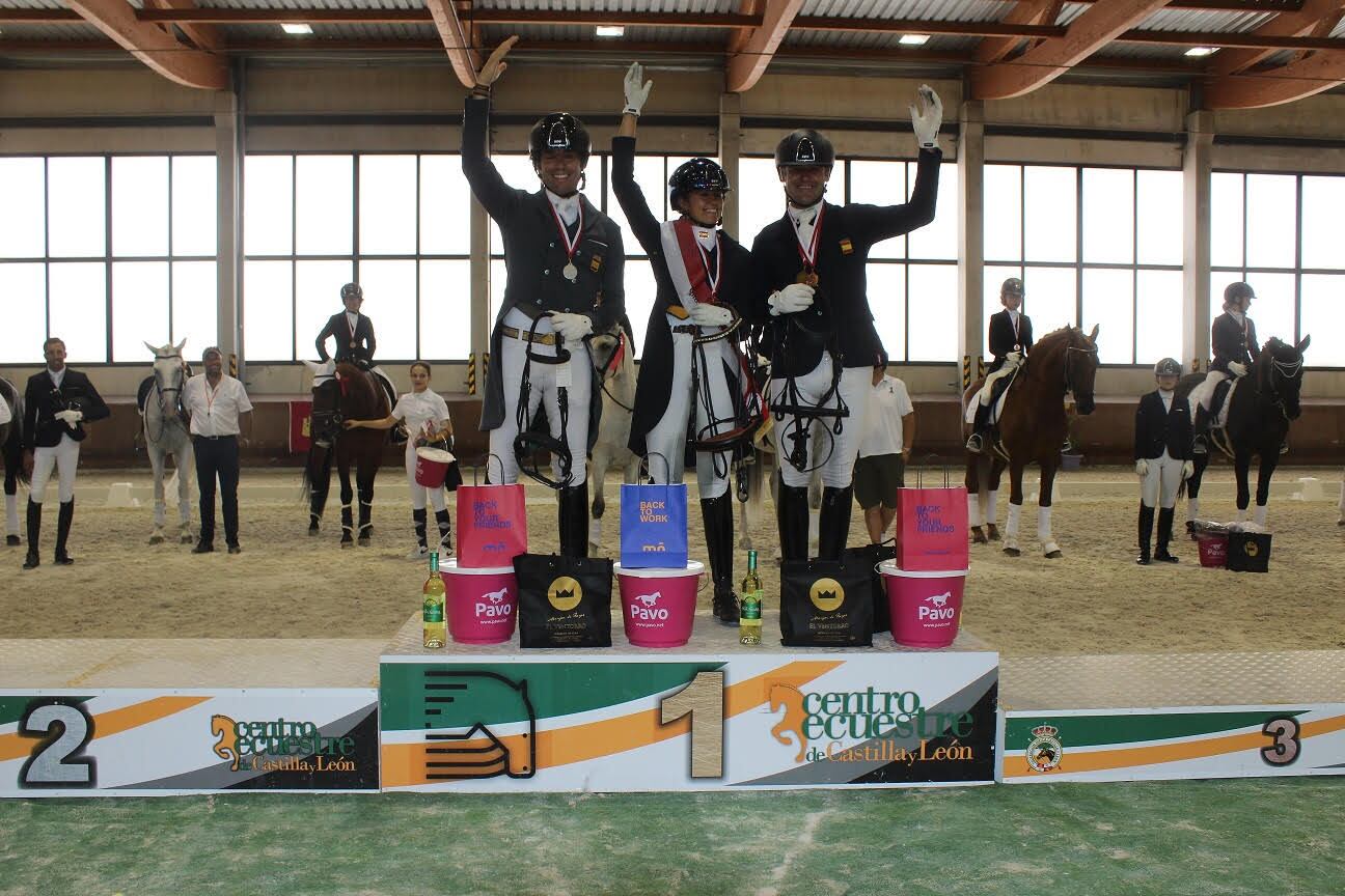 Carla de la Fuente campeona de Castilla y León en doma clásica