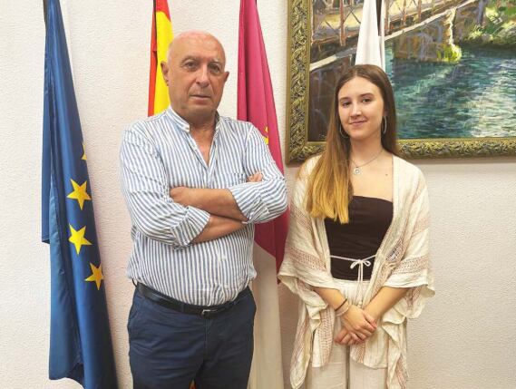 El alcalde de Aldea del Rey, Cándido Barba, y Marta Espinosa, nutricionista