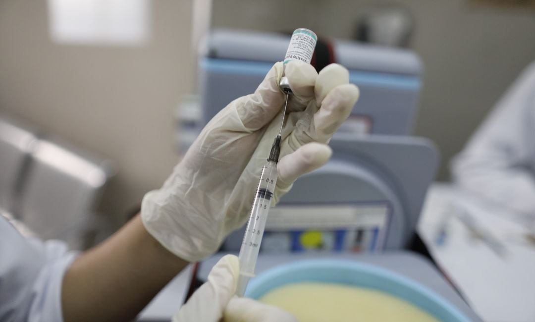 La vacuna de Oxford estará lista a finales de año.