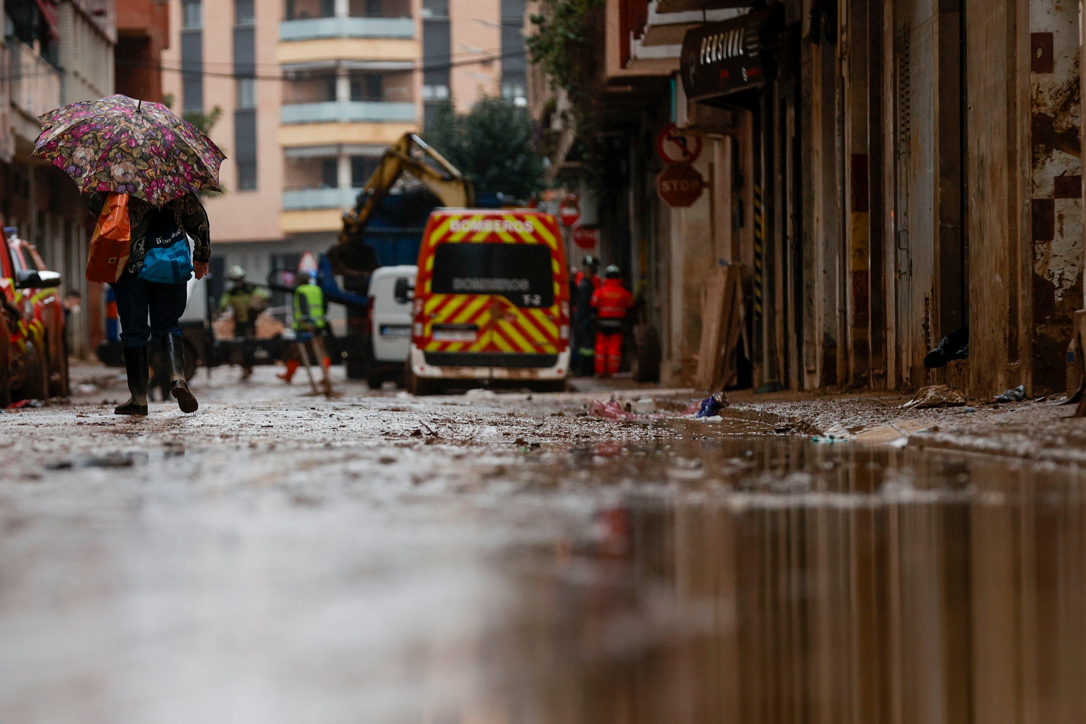 Restringida la movilidad de vehículos en las zonas afectadas por la DANA por el empeoramiento del tiempo previsto este miércoles por la tarde