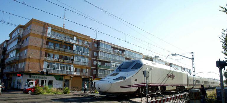 Paso a nivel situado en el barrio vallisoletano de La Pilarica