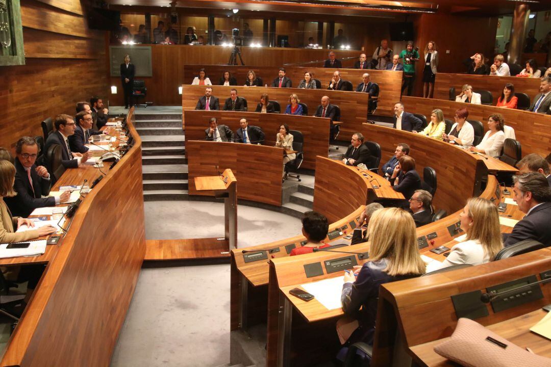 Un momento de la Constitución de la Junta General, el pasado lunes