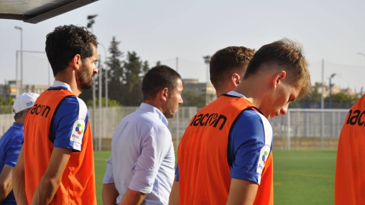 El Jerez Industrial ficha a Luis Castillo y confirma las renovaciones de Velázquez y Barrera