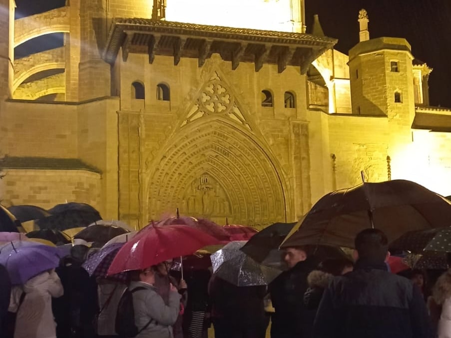 La lluvia suspende la procesión del Miércoles Santo en Huesca