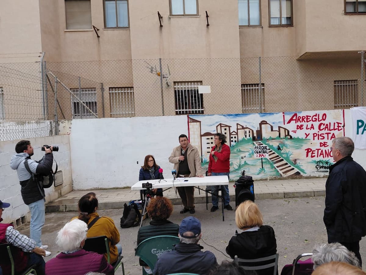 Vecinos de Nuevos Horizontes: "Que se presente el proyecto del parque central en Alicante, esté o no el ministro Puente"