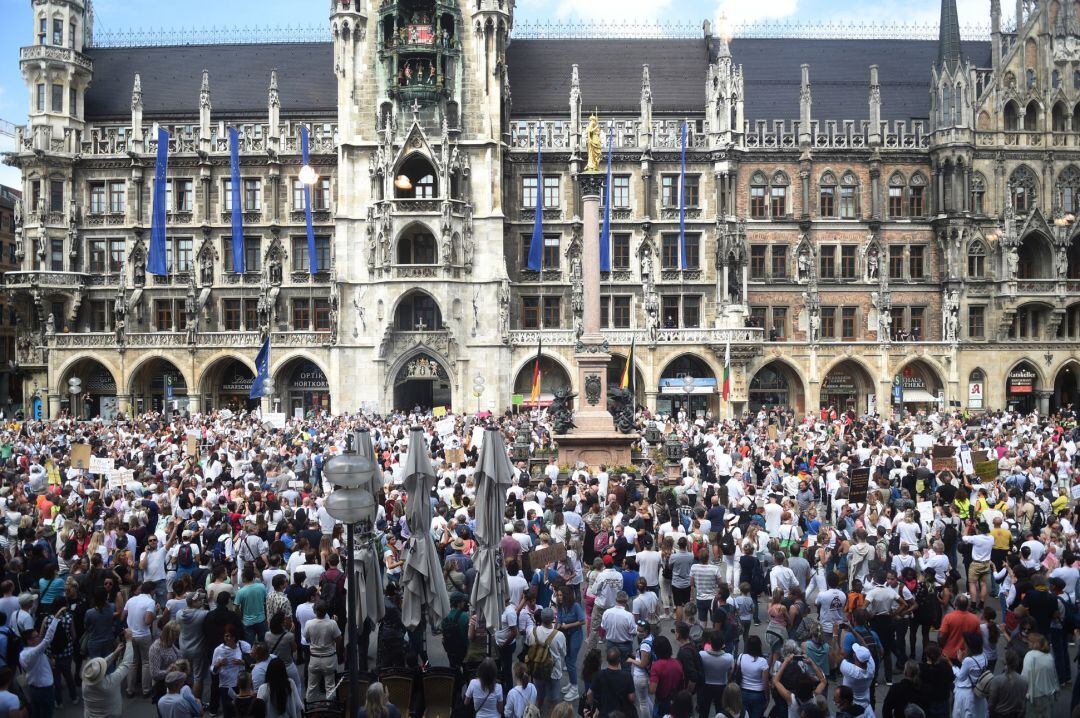 Protestas en Múnich contra restricciones sobre coronavirus.