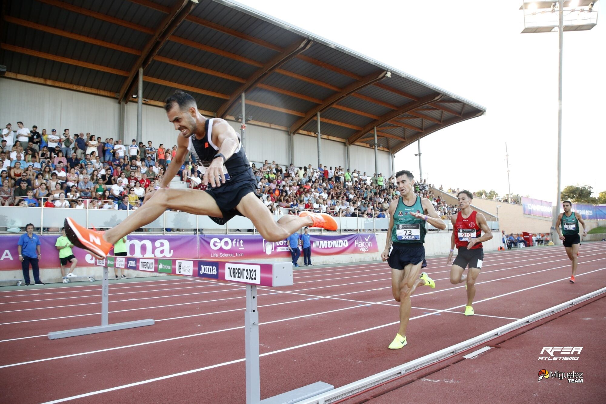 Dani Arce yéndose en solitario hacia la victoria. / Foto: RFEA