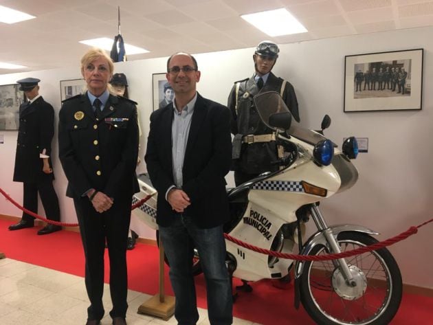 Julia González junto al concejal Luis Vélez en el nuevo Museo