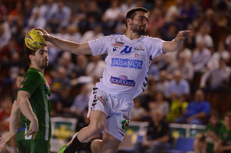 Carrillo se dispone a marcar uno de sus 10 goles