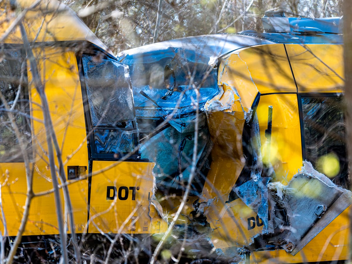 Al menos 17 heridos tras el choque frontal de dos trenes de cercanías en Dinamarca