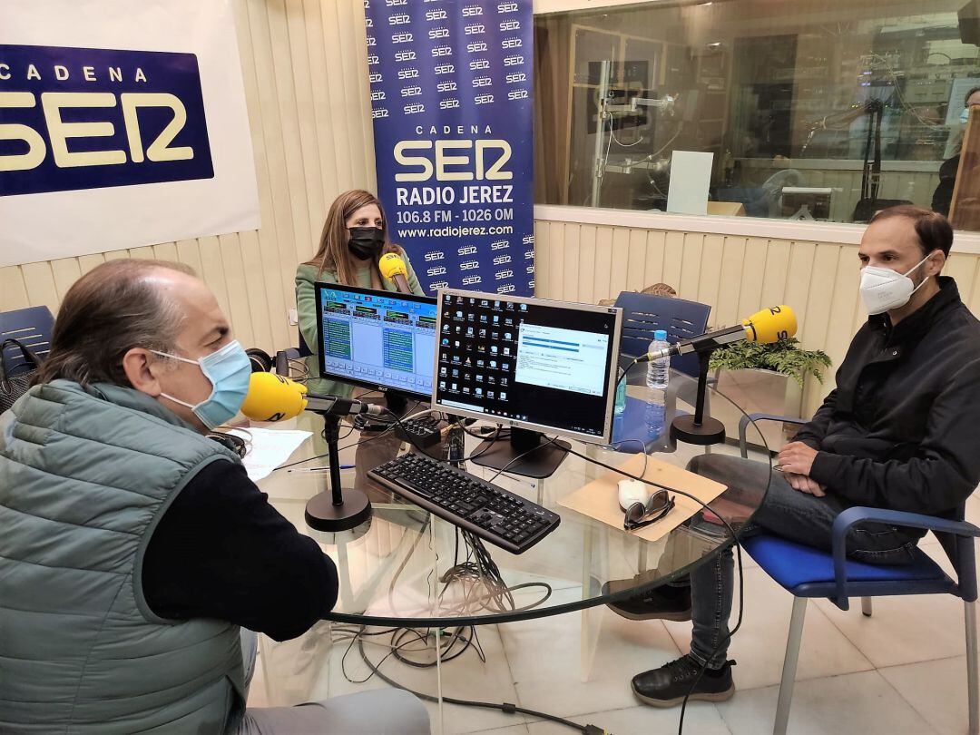 Irene García, presidenta de la Diputación de Cádiz,y Víctor Mora, alcalde de Sanlúcar, en el programa Abocallena